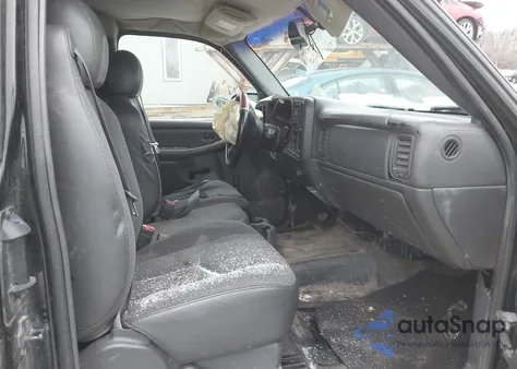 2003 Chevrolet Silverado 1500 z USA, uszkodzony, nr VIN 2GCEK19T831309680